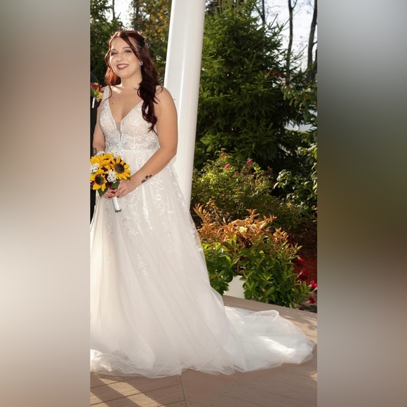 Wedding dress - Picture 4 of 4